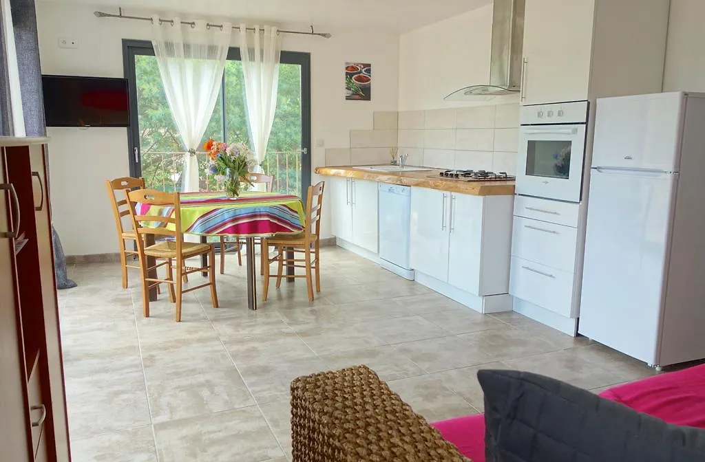 Le Clos Saint Elme-1